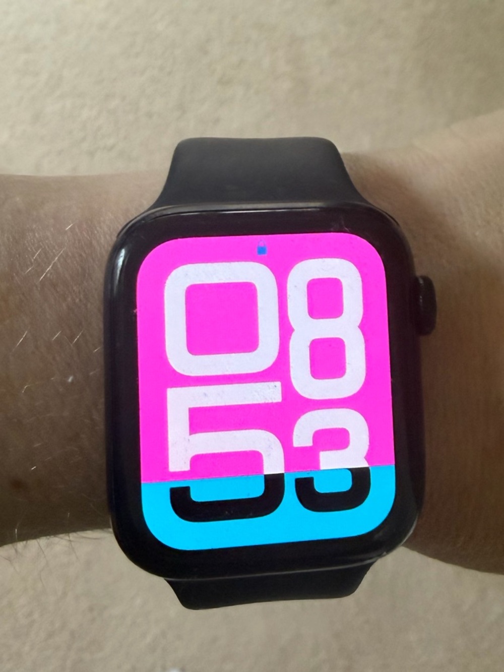 Apple Watch SE 2nd Gen 44mm Aluminum Case - Picture 2 of 7